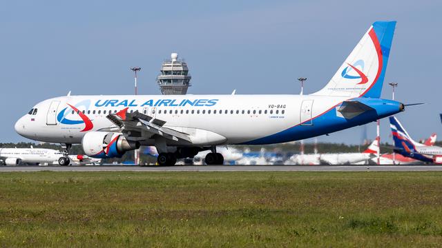 VQ-BAG:Airbus A320-200:Уральские авиалинии